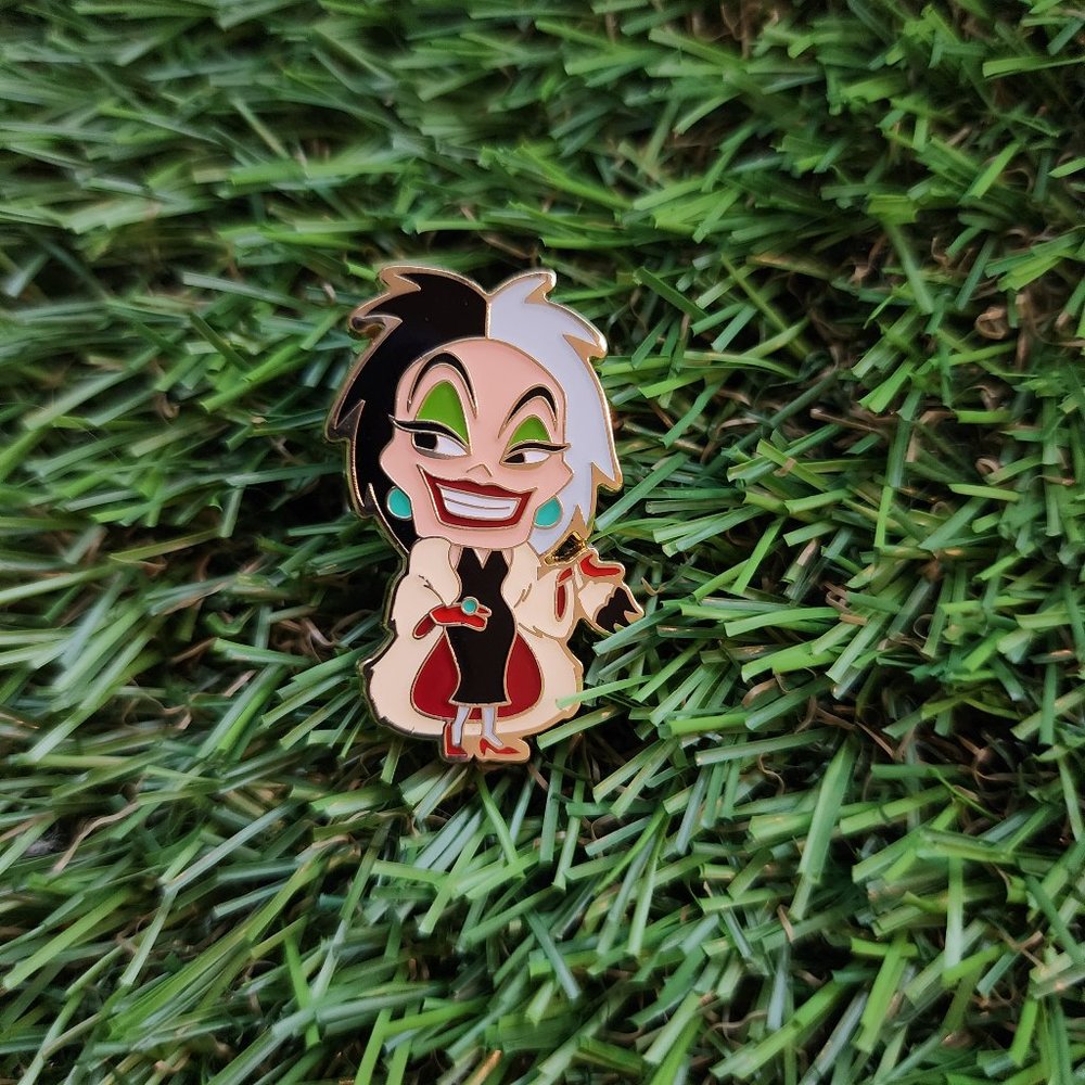 Disney Villains Chibi (Open) Blind Box Enamel Pin - CRUELLA DE VIL